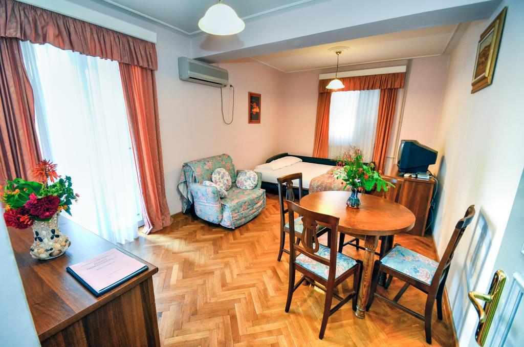 Villa Velzon Guesthouse Budva Luaran gambar