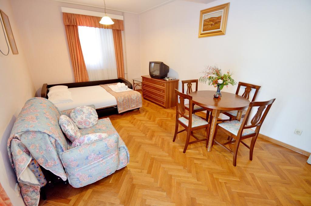 Villa Velzon Guesthouse Budva Luaran gambar