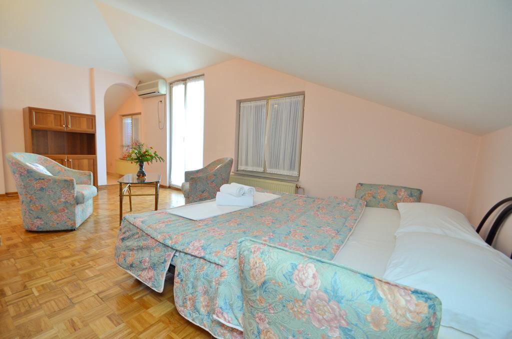 Villa Velzon Guesthouse Budva Luaran gambar